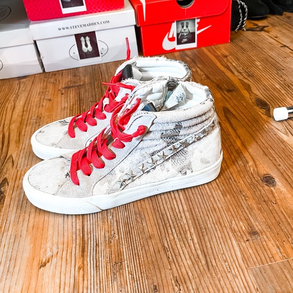 Steve Madden Hightop Sneakers - Picture 1 of 9